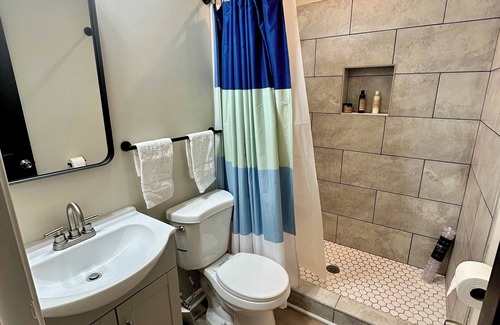 Highlandtown Casa | Charming 5 Star Private Room in Safe Neighborhood! MUST SEE!
