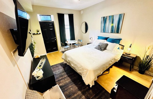 Highlandtown Casa | Charming 5 Star Private Room in Safe Neighborhood! MUST SEE!