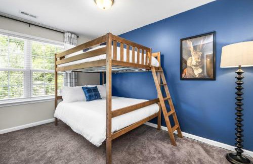 Durham Casa | Charming 5bd - BBQ - Deck- 4mins Duke University