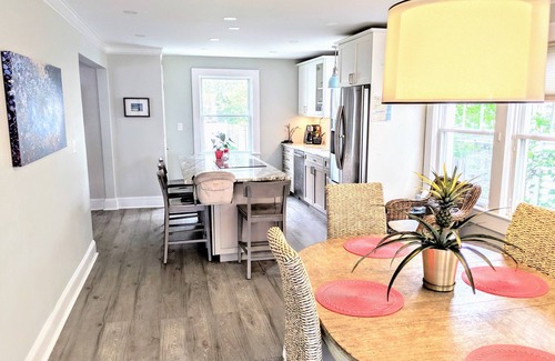 Bradley Beach Casa | ¡ENCANTADOR! Brillante, limpio, 2 Blks a la playa. Apto para niños, elegante, bien equipado