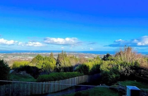 Kilgobbin Casa | Charming 6-Bed Escape- Balconies & Panoramic Views