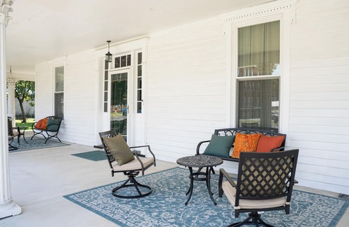 Buena Vista Casa | Charming 6BR/5BA Victorian retreat near Blue Ridge PKW each room uniquely styled