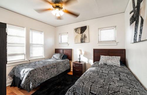 Milwaukee Casa | Charming 6BR Home in Milwaukees Historic District