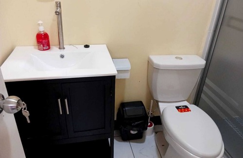 Managua Hotel | Charming 8-units hotel in lovely Managua with AC near the airport
