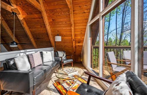 Chalet Village Casa | Charming A-Frame Cabin w Hot Tub & Mountain Views