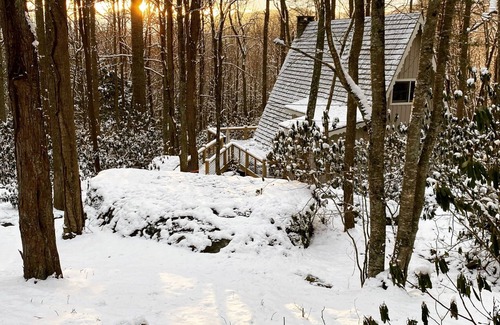 Boone Cabaña | Charming A-frame cottage✨Boone & Blowing Rock✨Bold Creek✨Huge Deck✨Hound Ears