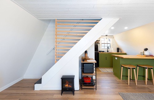 Elizabeth Cabina | 🏠 Charming A-Frame w/ Mid-Century Vibe 1 Bed/1 Bath near Elizabeth, Illinois🌲