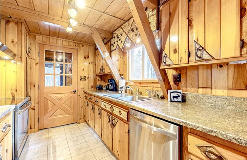 Jay Chalet De Esquí | Charming A frame with wood burning fireplace, wifi, close to lakes and slopes