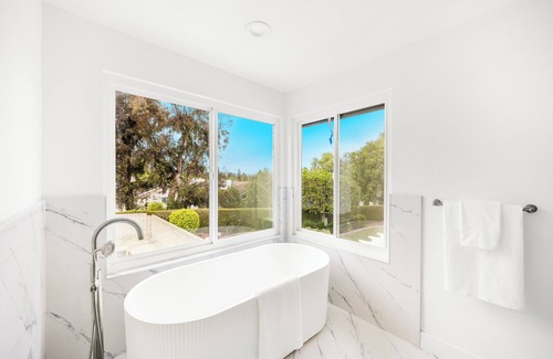 Del Obispo Casa | Charming A Master bedroom of the house in Dana Point , Mile to Beach.