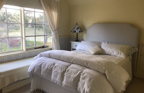 Mount Rankin Casa | Charming Accomadation $190 x 2 guests in Queen room & ensuite & balconey