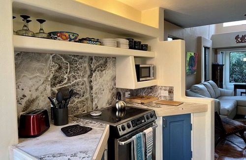 Fountain Hills Casa | Charming Adobe Casita! Large lot in upscale quiet neighborhood. STR 15734641