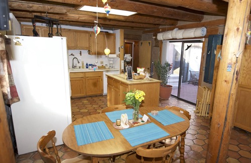 Alamedan Valley Casa | Adobe Casa con Encanto en Valle del Norte, Gran Vista De la fiesta del globo!