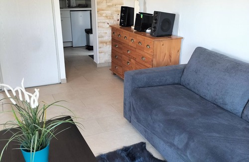 Evenos Apartamento | Estudio encantador con piscina para 4 personas.