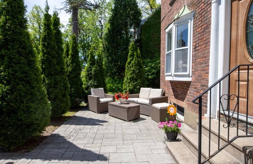 Melrose Apartamento | Charming Albany 1-BR Apt with beautiful patio to enjoy and off street parking