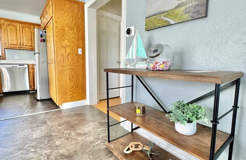 Algoma Casa | Charming Algoma house, close to winery, brewery, shopping, dining, & recreation.