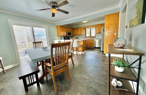 Algoma Casa | Charming Algoma house, close to winery, brewery, shopping, dining, & recreation.