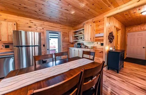 Whippleville Cabaña | Charming All Wood InteriorAdirondak Cottage