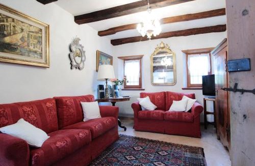 Chies Casa | Charming Alpine Retreat for 9