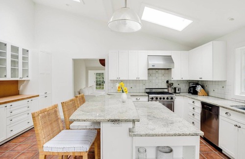 Amagansett North Casa | Charming Amagansett Cottage with Pool, Perfectly Situated near Town and...