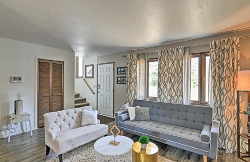 Northeast Anchorage Casa | Charming Anchorage Townhome with Furnished Patio!