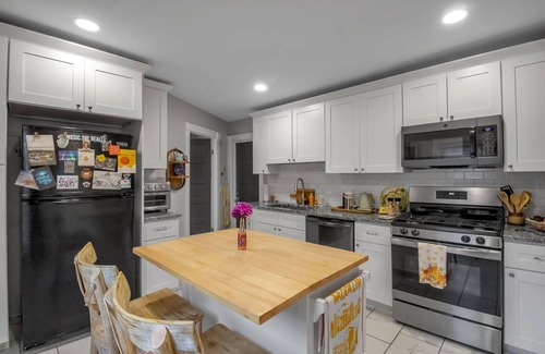 Black Rock Apartamento | Charming and Centrally Located 1-bedroom apartment in lovely Buffalo, NY