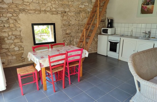 Marsanne Cabaña | Charming and Character Cottage in Drôme Provençale