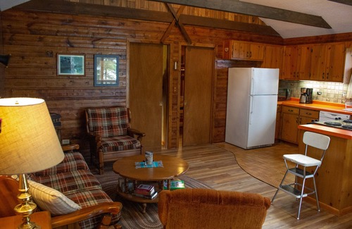 Lac du Flambeau Cabaña | Charming and Cozy, 3-Season, Fence Lake Cottage with Beautiful Sunset View