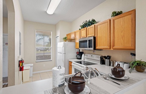 Wellington Casa | Charming and Comfy Townhouse at Regal Palms Resort, just 15 minutes from Disney