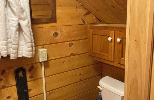 Moscow Otro | Charming and convenient, private unit in original farmhouse in Waterbury Center.
