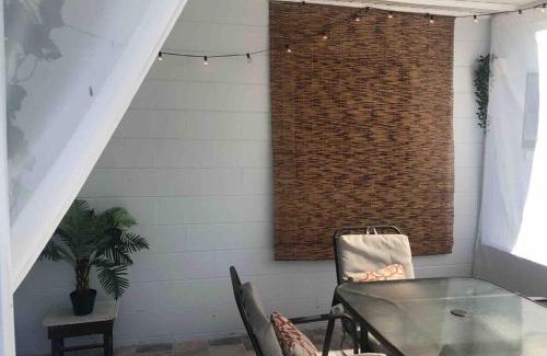 Meadowlawn Casa | Charming And Cosy, Newly Remodeled St Petersburg