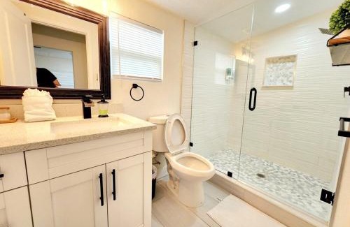 Meadowlawn Casa | Charming And Cosy, Newly Remodeled St Petersburg