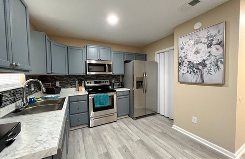 Columbia Apartamento | Charming and cozy 2 bedroom apartment minutes from Ft. Jackson and VA Hospital
