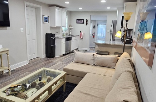 Marlton Apartamento | Charming and cozy 2-bed home in Evesham with everything needed for your stay.