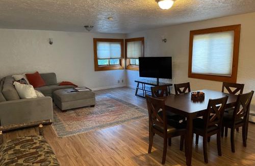 Bozeman Apartamento | Charming and cozy downtown Bozeman 3 bedroom condo Walk to dinner and drinks