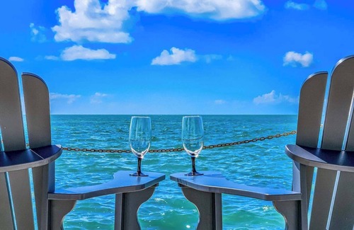 Marathon Cabaña | Charming and cozy Oceanfront 1 bedroom cottage in superb Marathon, with WiFi, AC