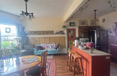 Eureka Casa | Charming and Cozy Room in beautiful Eureka Victorian