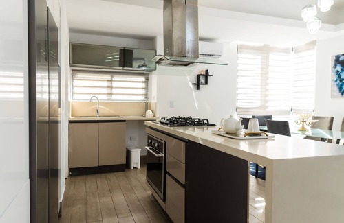 Sarasota Apartamento | Charming and Elegant 2BR Apt W/Pool, BBQ, and rooftop