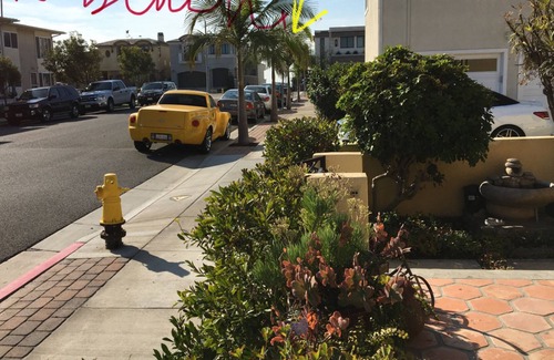 Old Towne Casa | Seal Beach Bungalow - Pasos a la playa y a la calle principal