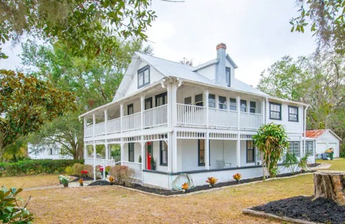 Clermont Casa | Charming and Historic Southern Homestead