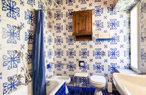 Lesa Villa | Encantadora y tranquila villa con piscina privada.