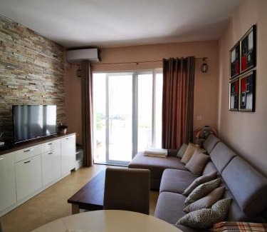 Topla Apartamento | Charming and Luxurious Flat with Large Terrace