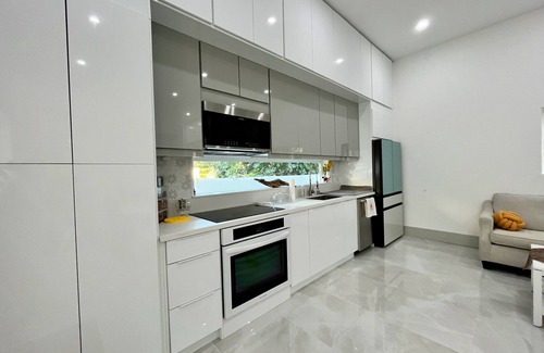 Greenbriar Casa | Charming and modern 2-bedroom house with AC, WiFi in serene Glendale, Sleeps 5