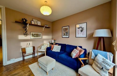 William Morris Casa | Charming and Modern Property With Garden