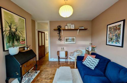 William Morris Casa | Charming and Modern Property With Garden