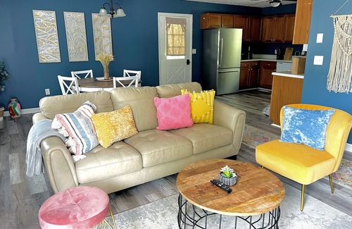 Sevierville Casa | Charming and modern pet friendly home in a quiet neighborhood