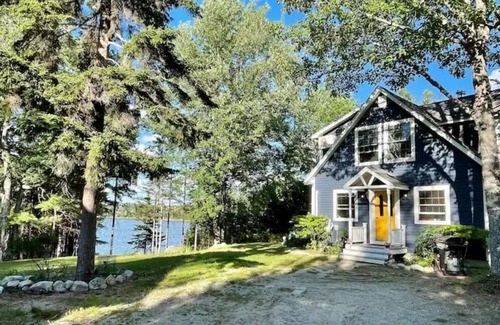 Franklin Cabaña | Charming and Quaint Retreat on Taunton Bay