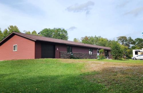 Colfax Apartamento | Charming and Quiet 1-bedroom apartment in Elk Mound with AC, WiFi