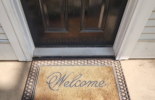Near South Cabaña | Charming and quiet queen suite hidden in near south neighborhood in Lincoln.