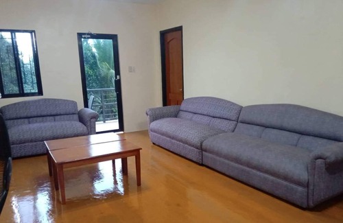 Mati Casa | Charming and Relaxing 7-Bed House in Mati City,