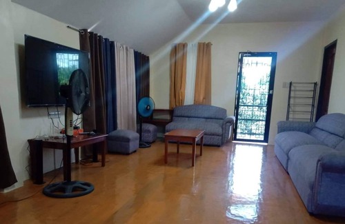 Mati Casa | Charming and Relaxing 7-Bed House in Mati City,
